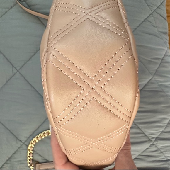 TORY BURCH Fleming Quilted Crossbody Camera Leather Bag - Picture 12 of 15